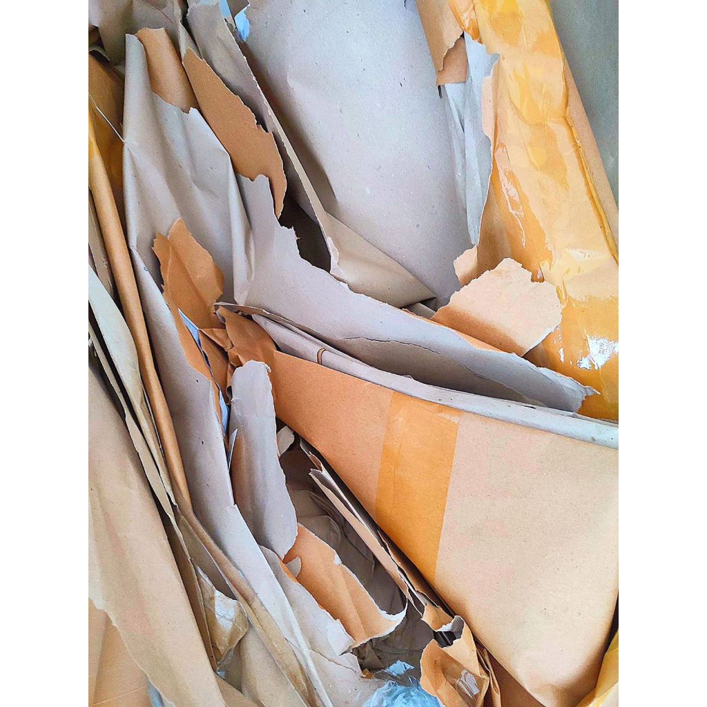 

KERTAS COVER PACKING COKLAT PANJANG 140CM BESAR/LEBAR