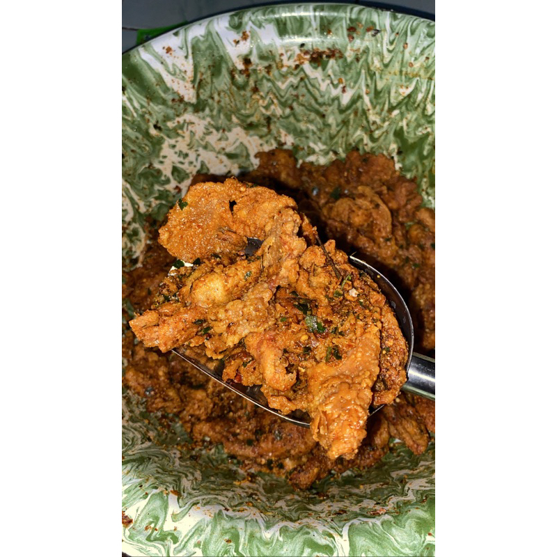 

1/2KG KULIT AYAM CRISPY / Keripik kulit pedas rempah 120gr CEMILAN PEDAS