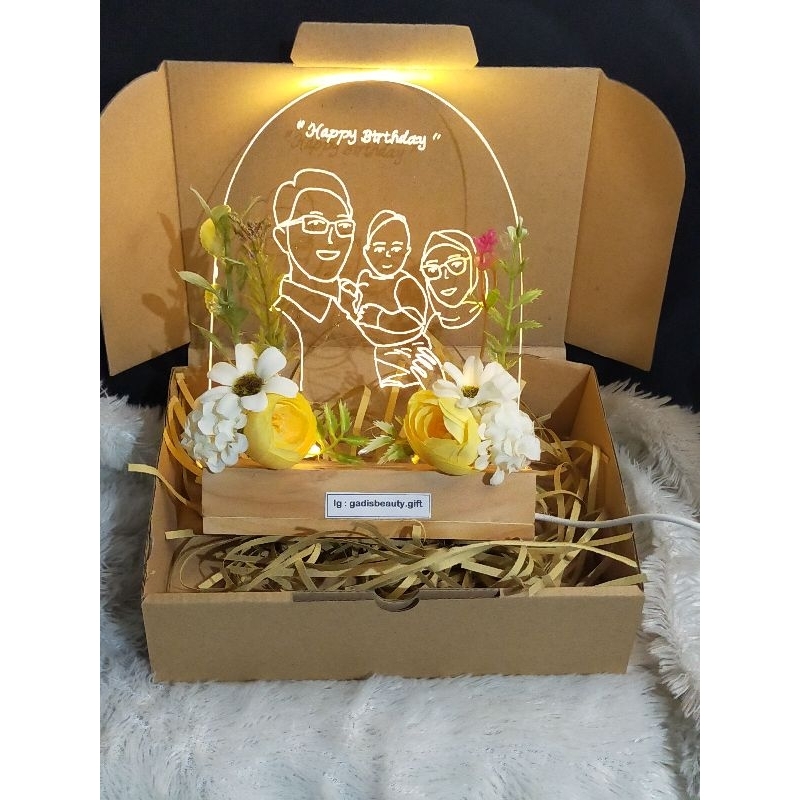 

Gift box hampers akrilik/Kado hadiah ulang tahun cowok cewek akrilik ilustrasi costum/kado wisuda/hadiah anniversary/hadiah valentine