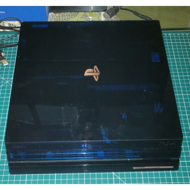 PS4 Pro H3N 500 Million Limited Edition