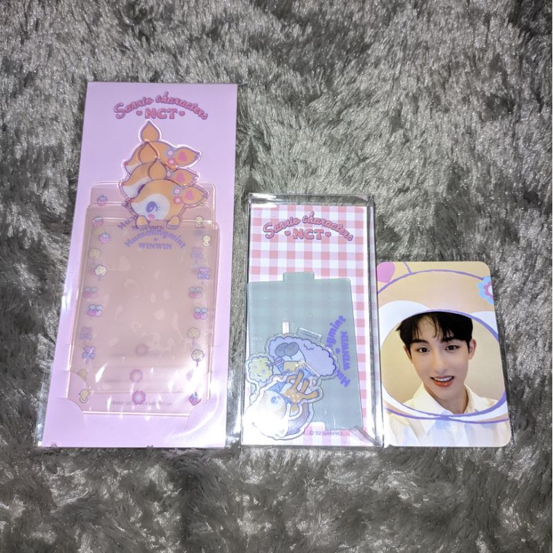 PC Sleeve dan Stand Set Acrylic Sanrio Winwin