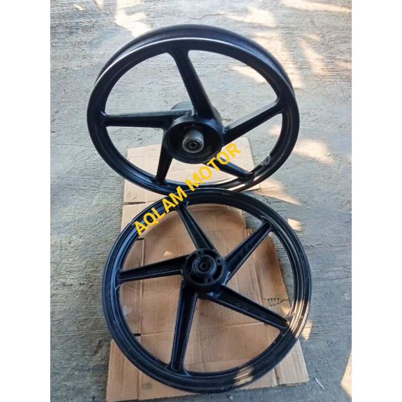 1set velg Suzuki smash old pnp satria 2 tak/Shogun 125/Shogun 110/tornado original copotan