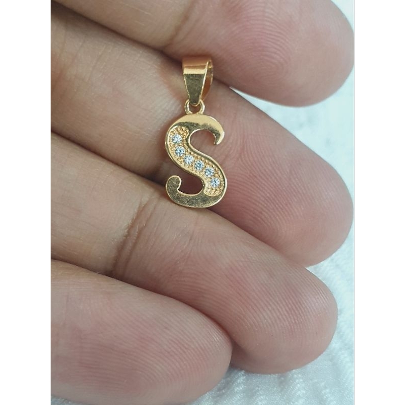 liontin huruf S emas 70%