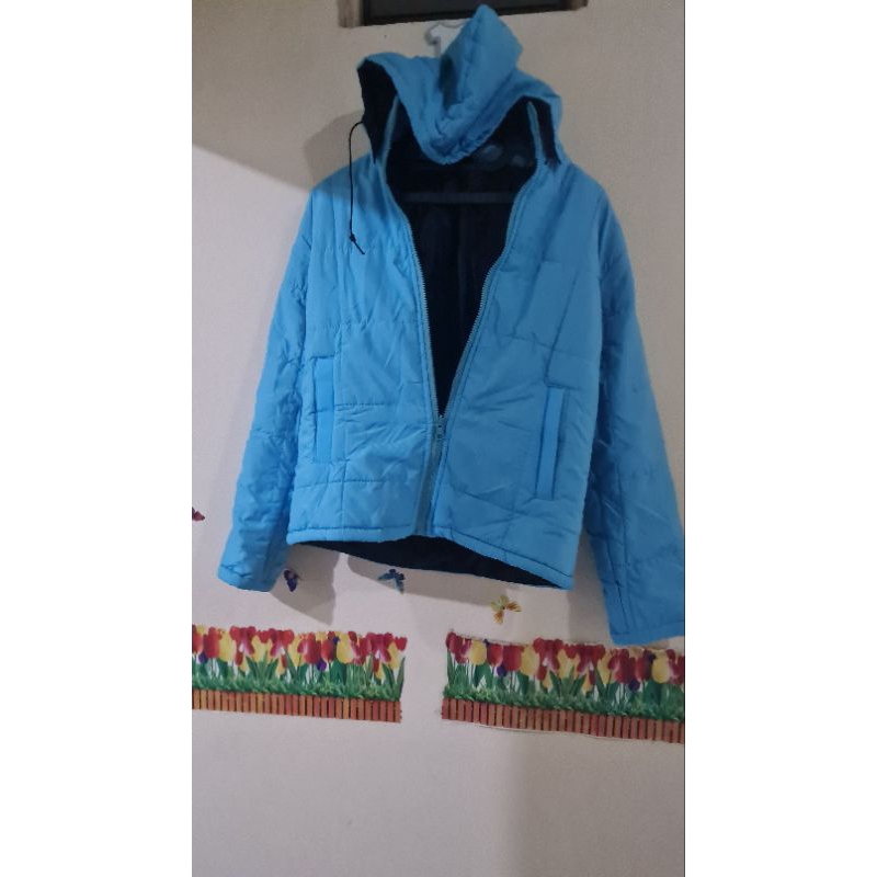 Jaket wanita parasut bahan tebal. bagus