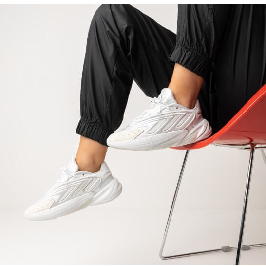 SEPATU CASUAL ADIDAS OZELIA PRIA ART H04251