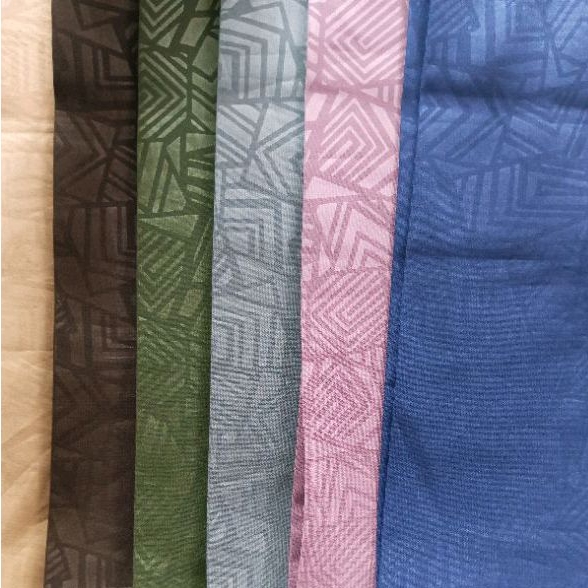 BAHAN KAIN WOLPIS MOTIF ABSTRAK