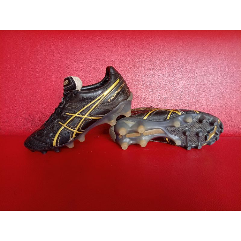 Sepatu Sepakbola Asics original