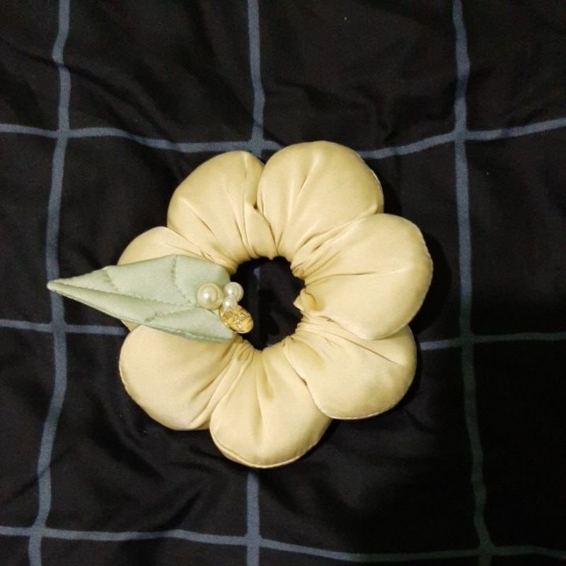 PRELOVED scrunchie mochi donut handmadepita