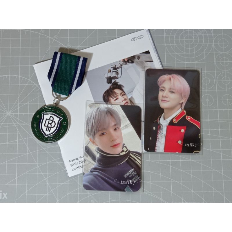 OFFICIAL PHOTOCARD LEE JENO NCT DREAM LUCKY DRAW GLITCH MODE MFAL EMBLEM BADGE SMCU