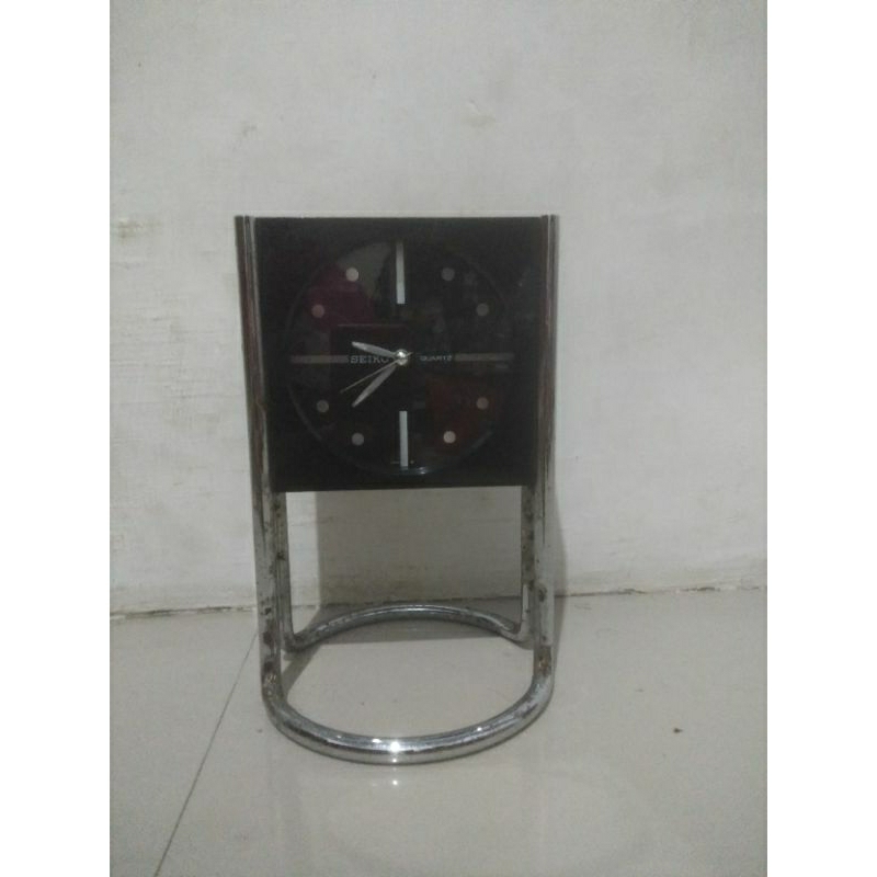 jam meja Seiko