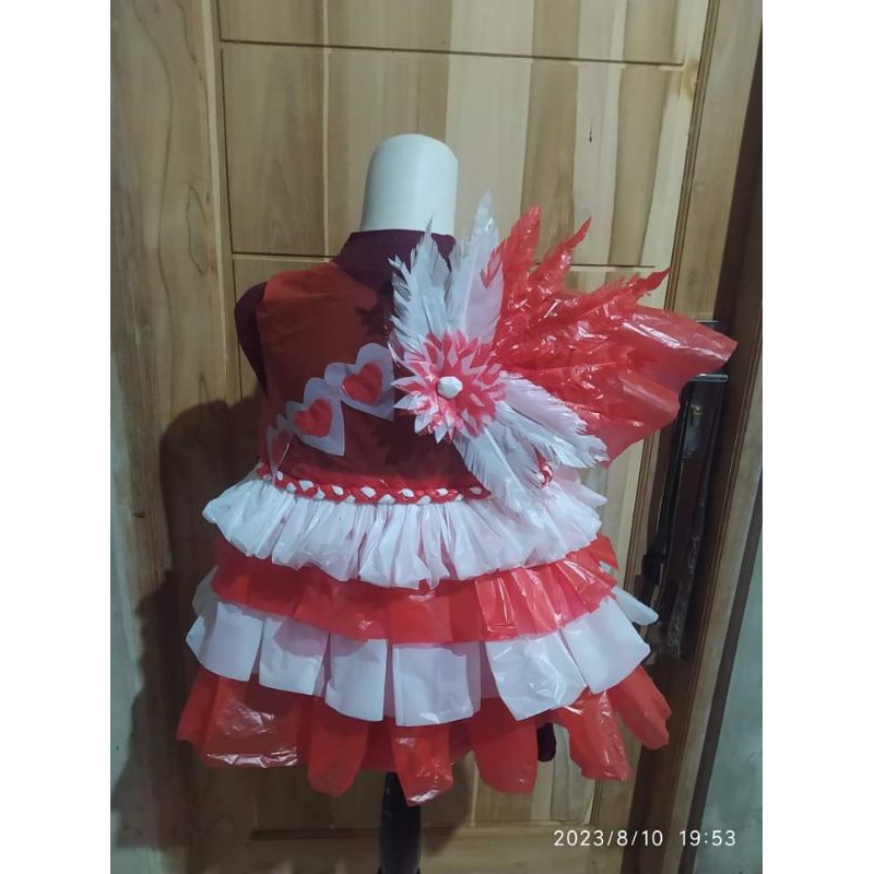 gaun kresek,gaun karnaval,gaun merah putih