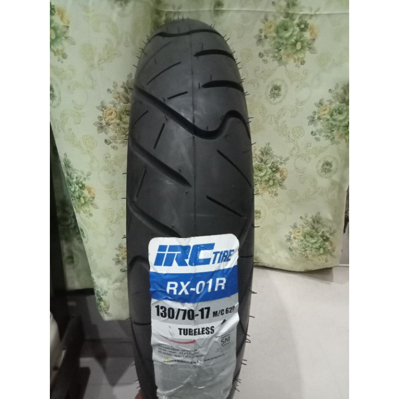Ban tubless 130/70 17 IRC •