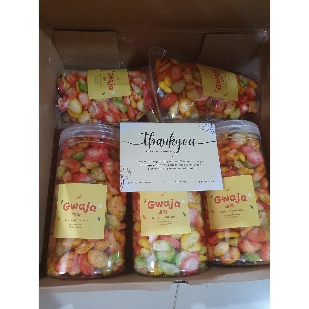

Snack Gift box by Gwaja Snack KADO HAMPERS GIFT BOX HADIAH ULANG TAHUN CEWEK PACAR WISUDA ANNIVERSARY BIRTHDAY