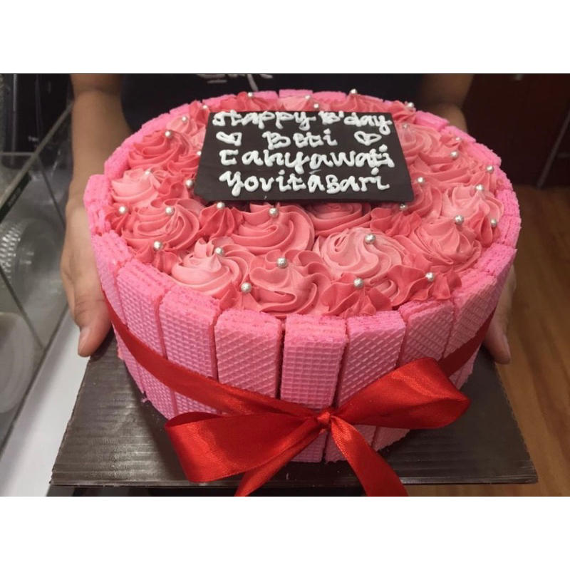 

Kue Ulang Tahun/Birthday Cake D18cm