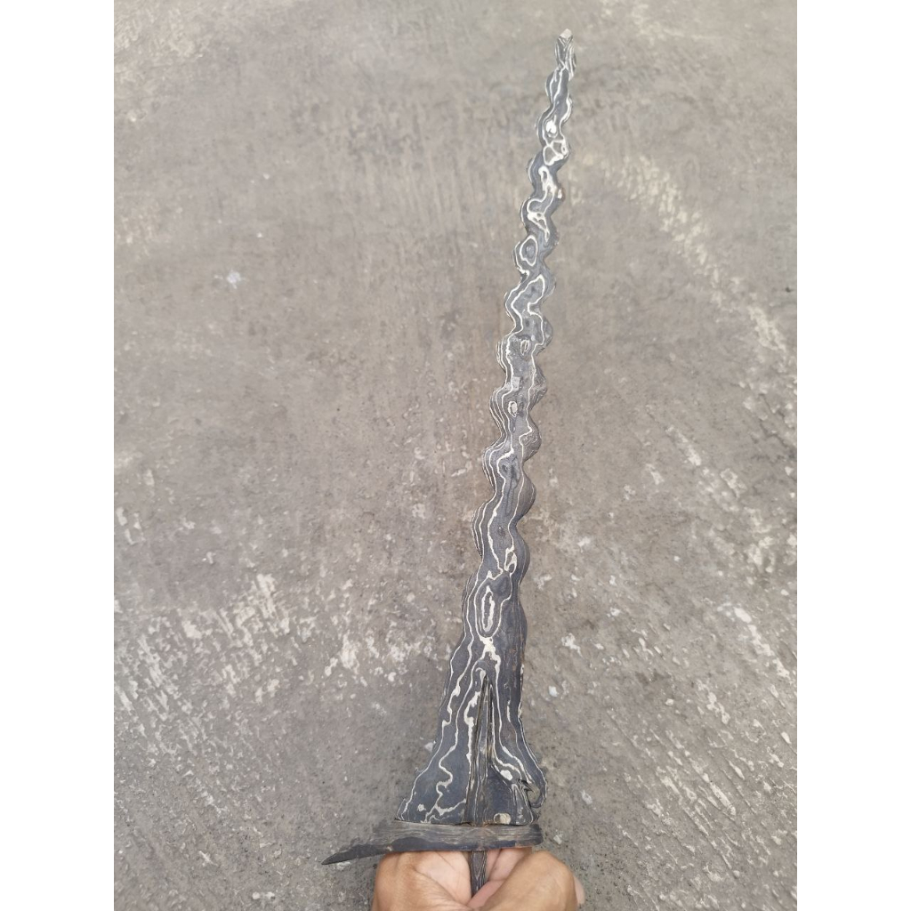 Keris Kalawijan Luk 25 pamor Ngulit Semongko