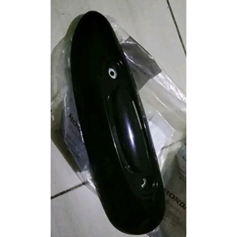 18318-K16-A40ZB COVER TUTUP KNALPOT SCOOPY K16 TAHUN 2013-2016 ORIGINAL AHM