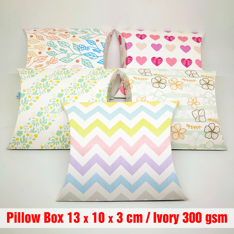 

Pillow Box Kotak Souvenir Hampers Kado Gift Karton Box Ivory 300 gsm 13x10x3 cm (10 pcs)