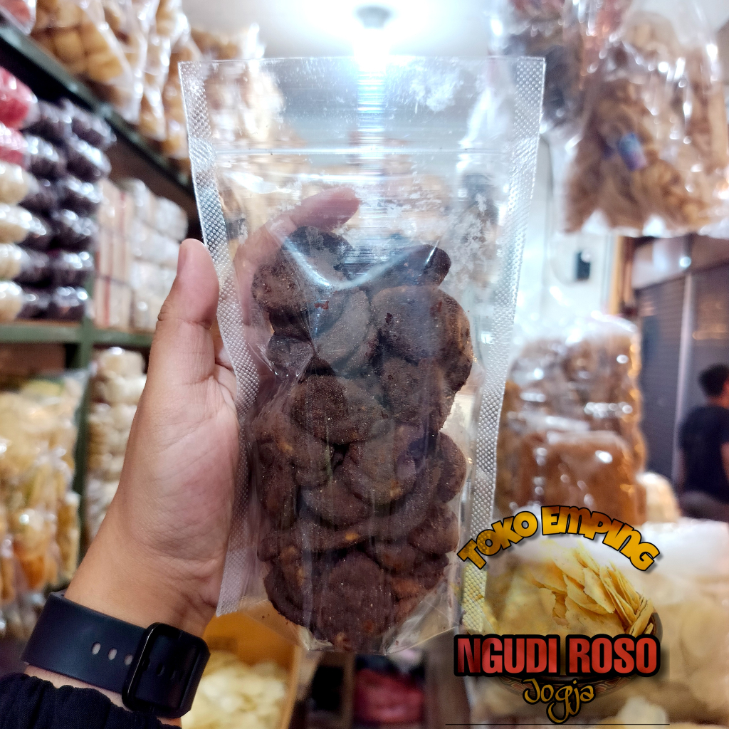 

KERIPIK PISANG COKELAT / CHOCO BANANA CHIPS