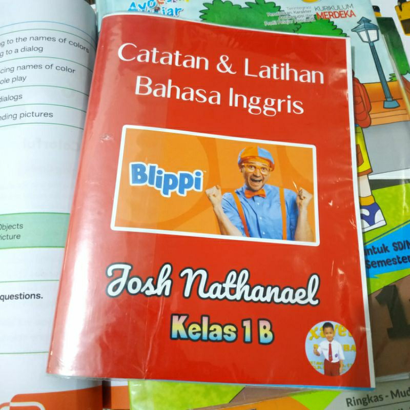 

Sampul buku tulis custom tema