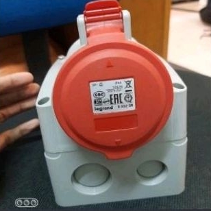 Legrand Surface Mounting 32A 4Pin IP44 (555258)