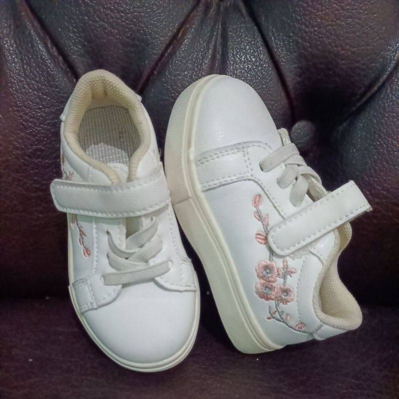 sepatu anak import bordir bunga anak perempuan 2nd preloved PL bekas