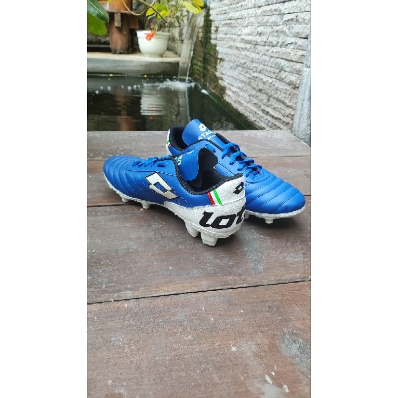 Sepatu Bola Lotto Biru