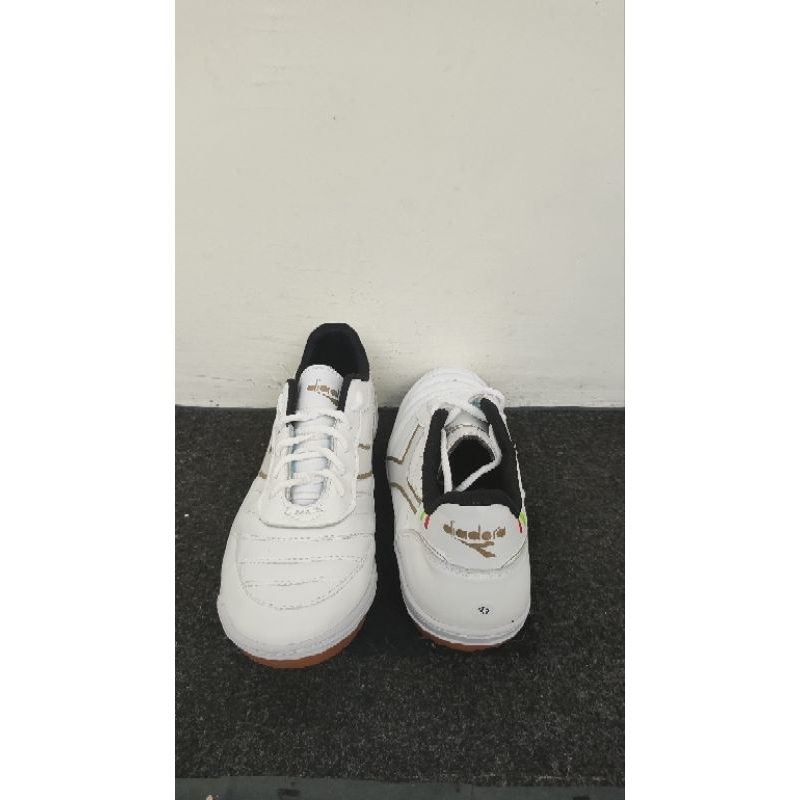 Sepatu Futsal Diadora Putih