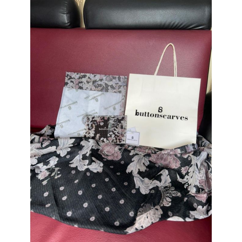 PRELOVED JILBAB BUTTONSCARVES ROYALE BLACK SERIES DLL