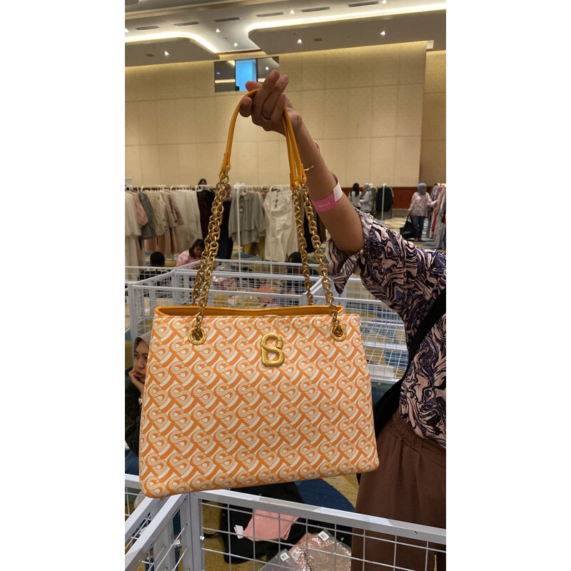 Warehouse Sale Buttonscarves | Bimu shoulder bag As-is