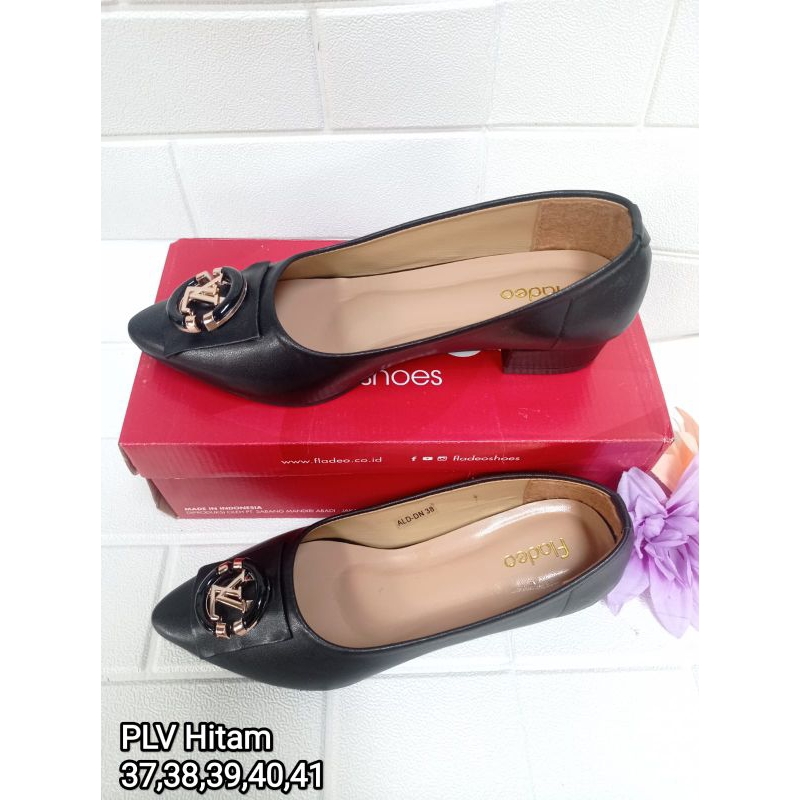 sepatu kerja wanita merk Fladeo branded Matahari