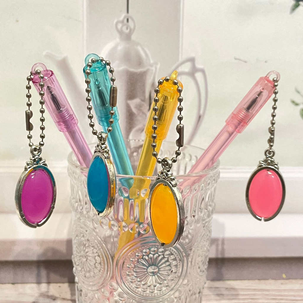 

Pulpen Gantungan Batu Kilap Warna-Warni Unik BANGET Tinta Hitam TERMURAH / Bolpen Gantungan Batu Mengkilap ada 4 Warna Alat Tulis Kekinian Fancy Imut bisa Grosir dan COD