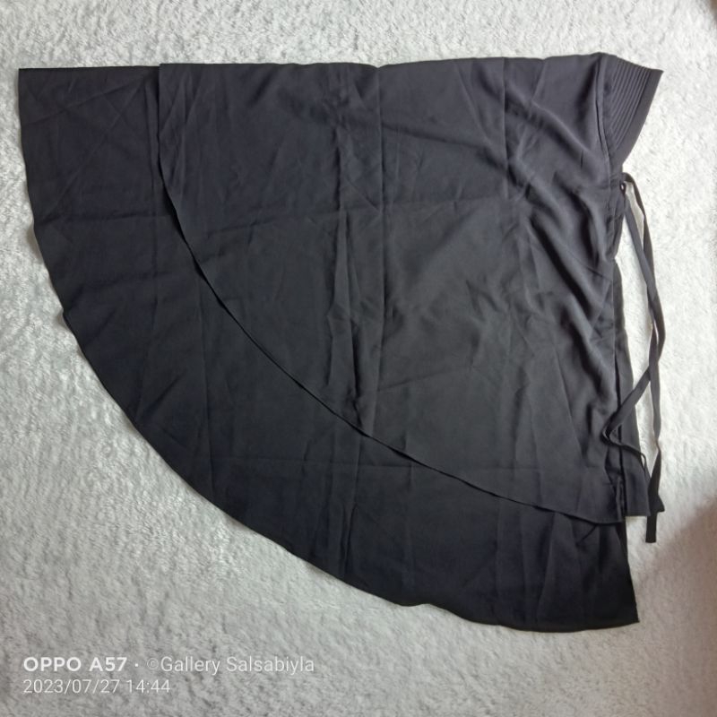 Kerudung Hitam Instan Polos Tali dan Non Tali