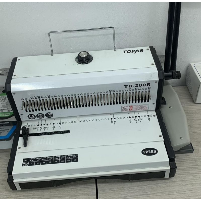 

mesin jilid kawat spiral topas 200R lubang bulat kecil