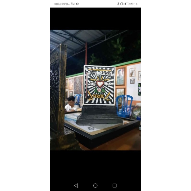 miniatur tugu teratai