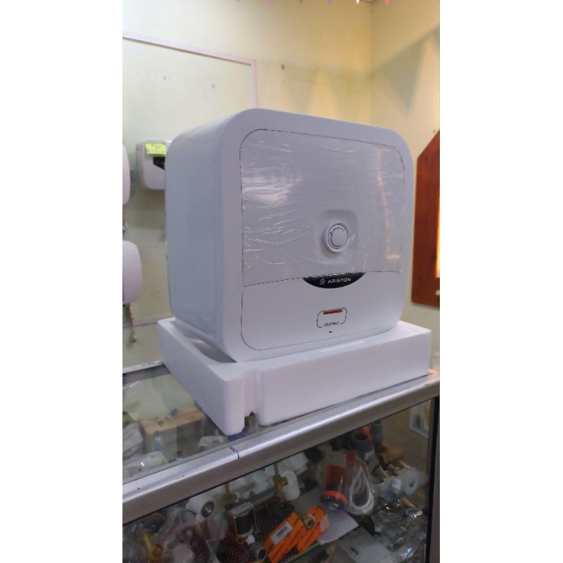 water heater ariston listrik 15liter/pemanas air listrik/water heater elektrik/ariston/listrik/kamar
