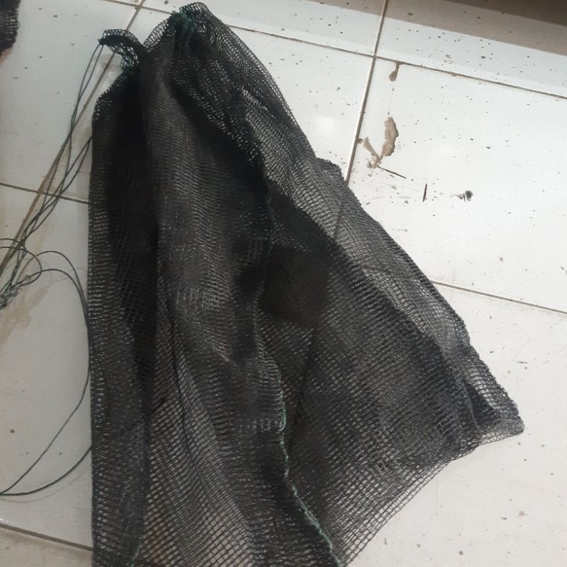 Wadah Ikan Kodok Model Jaring Wareng Hitam