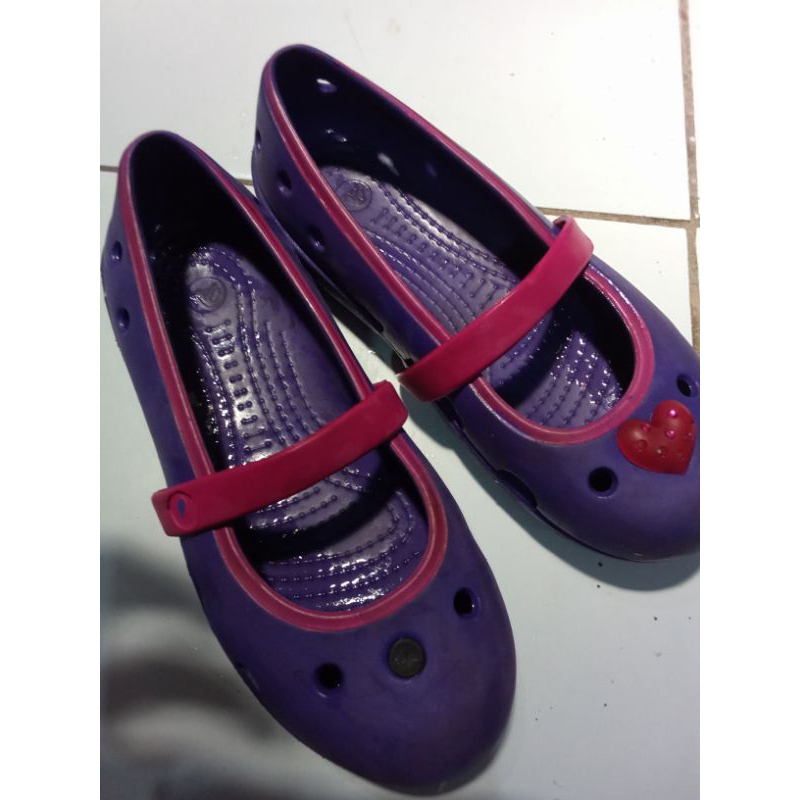 sepatu Crocs asli anak perempuan (preloved)