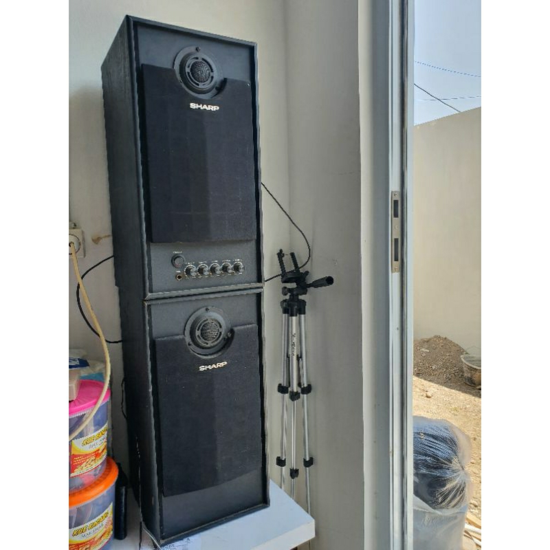salon sharp speaker