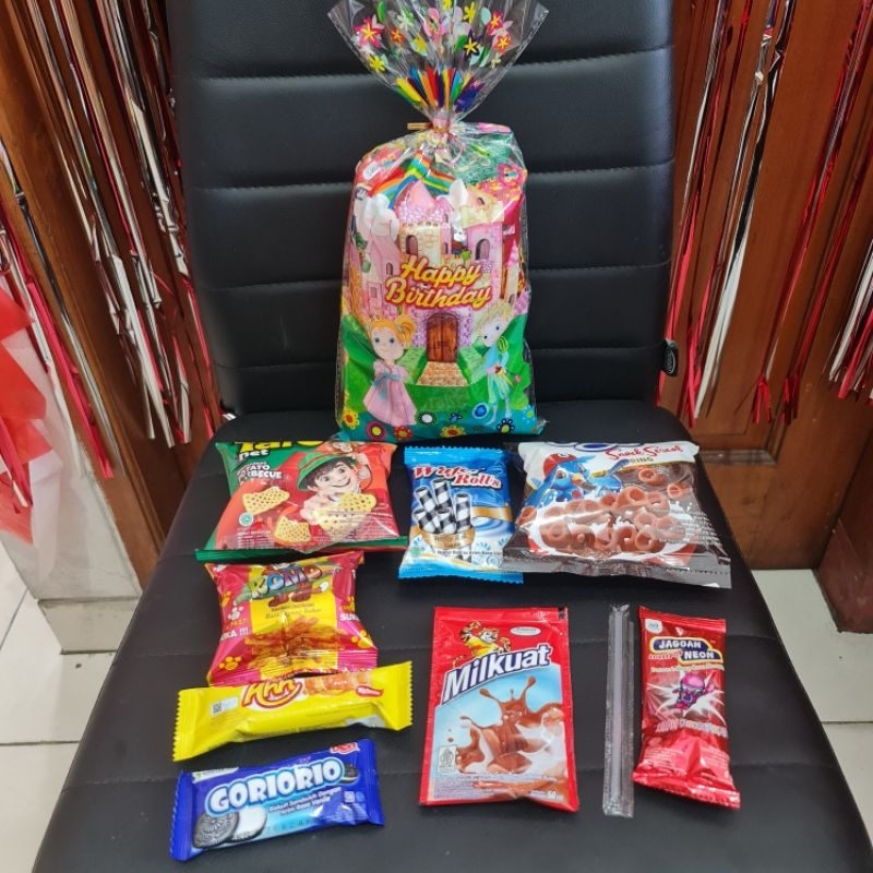 

Paket Snack Ultah Rp 8.000/ Bingkisan Ulang Tahun