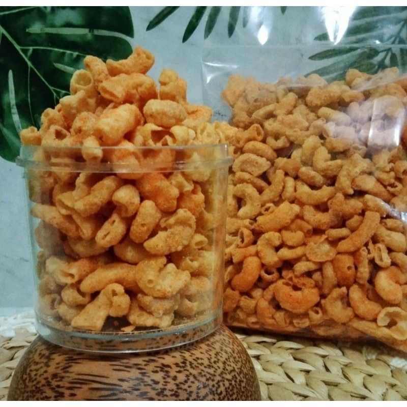 

MAKARONI BANTAT MAKARONI CIKRUH MAKARONI KRIUK 250 GRAM 3 RASA