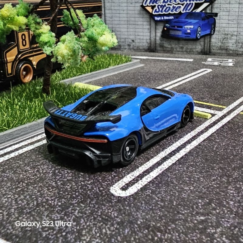 Tomica Loose Bugatti Chiron Super Sport (Ada Box)