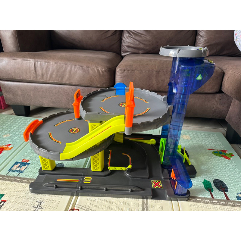 preloved like new elc grage big city mainan anak garasi mobil