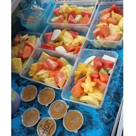 

Rujak buah potong