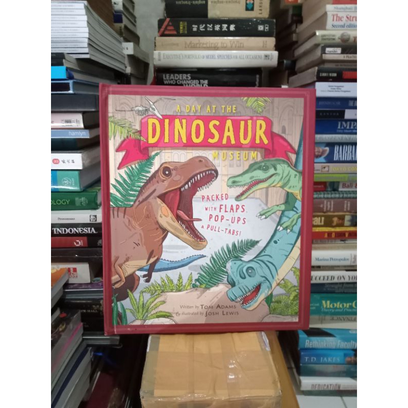 BUKU IMPORT  A DAY AT THE DINOSAUR MUSEUM