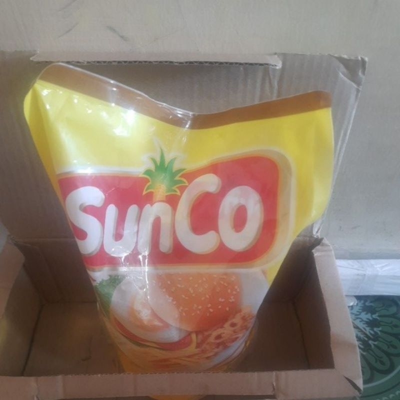 

kardus dan minyak goreng 2ltr