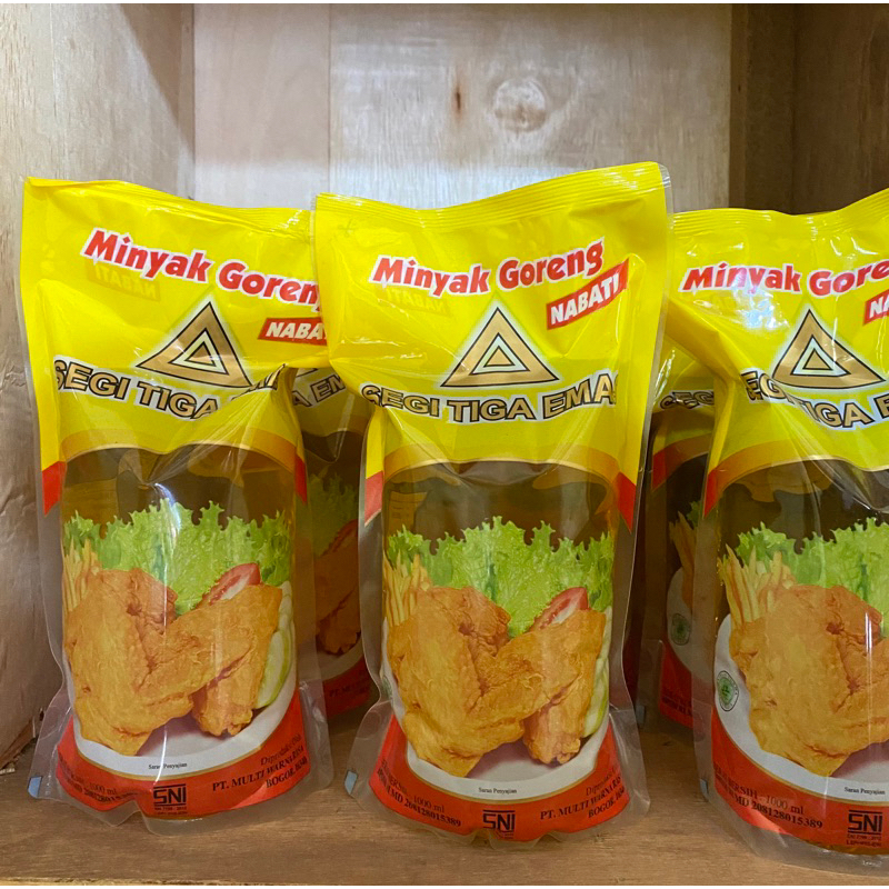 

Minyak goreng segitiga mas 1L