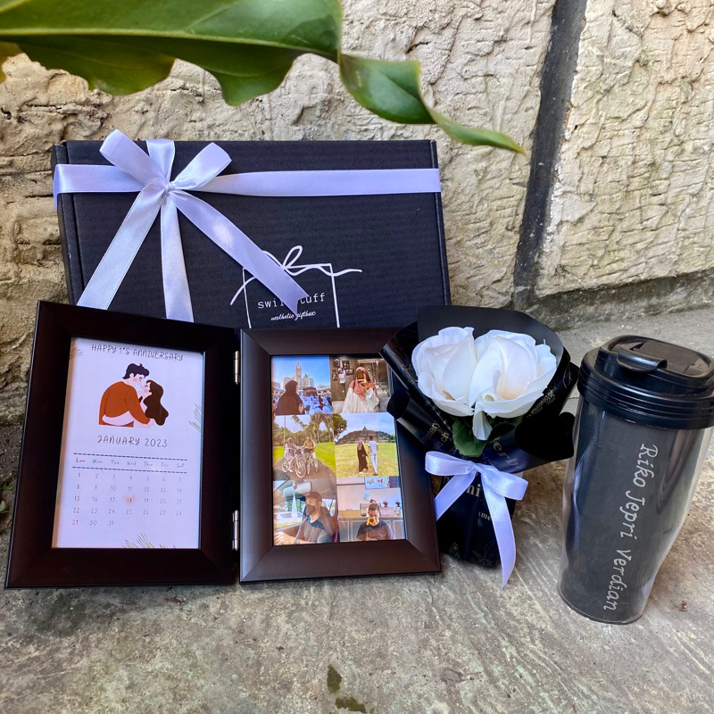 

PREMIUM kado hampers bingkai foto lipat tumblr custom hadiah wisuda anniv birthday wedding