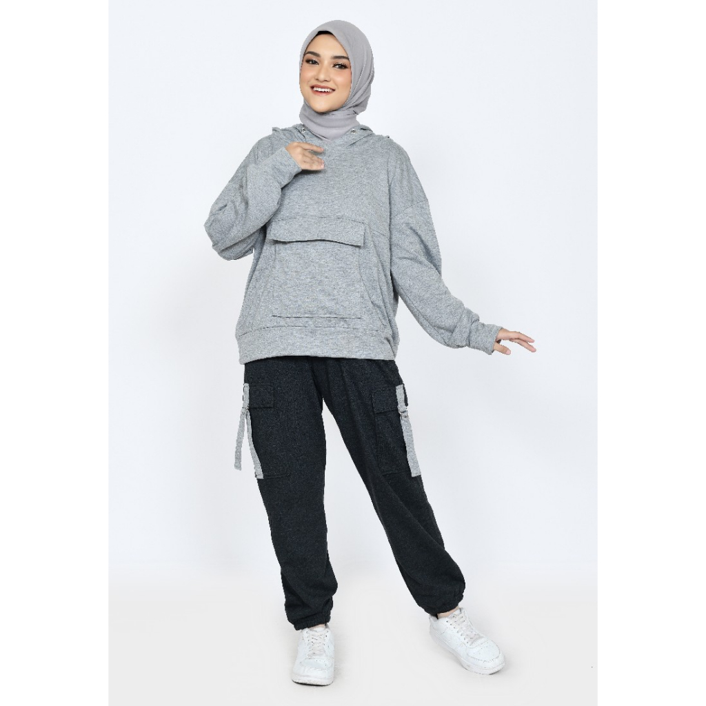 Setelan Olahraga Wanita Muslimah  Sporty Setcel Jogger Cargo Fit L Lezahrasignature Set Tafina