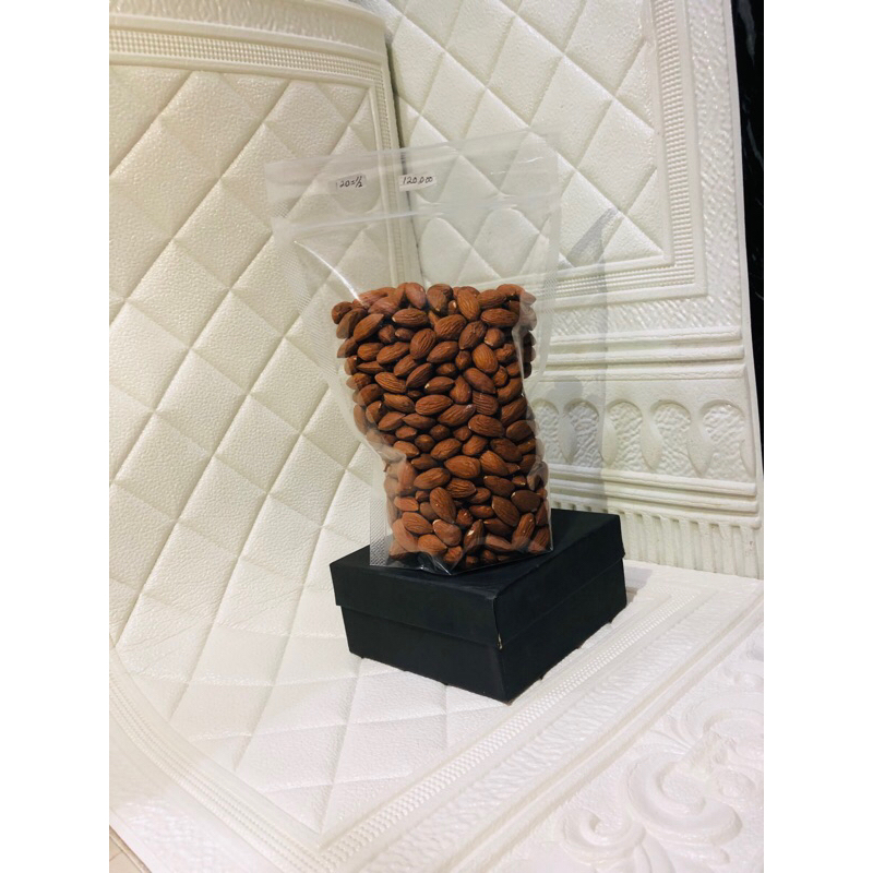 

KACANG ALMOND