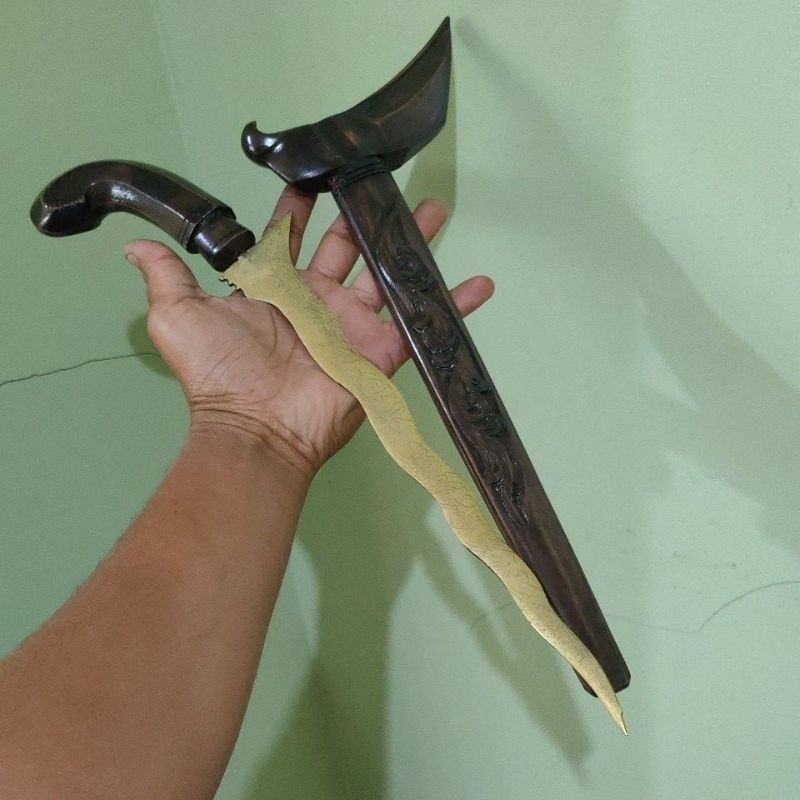 keris Kuningan besar